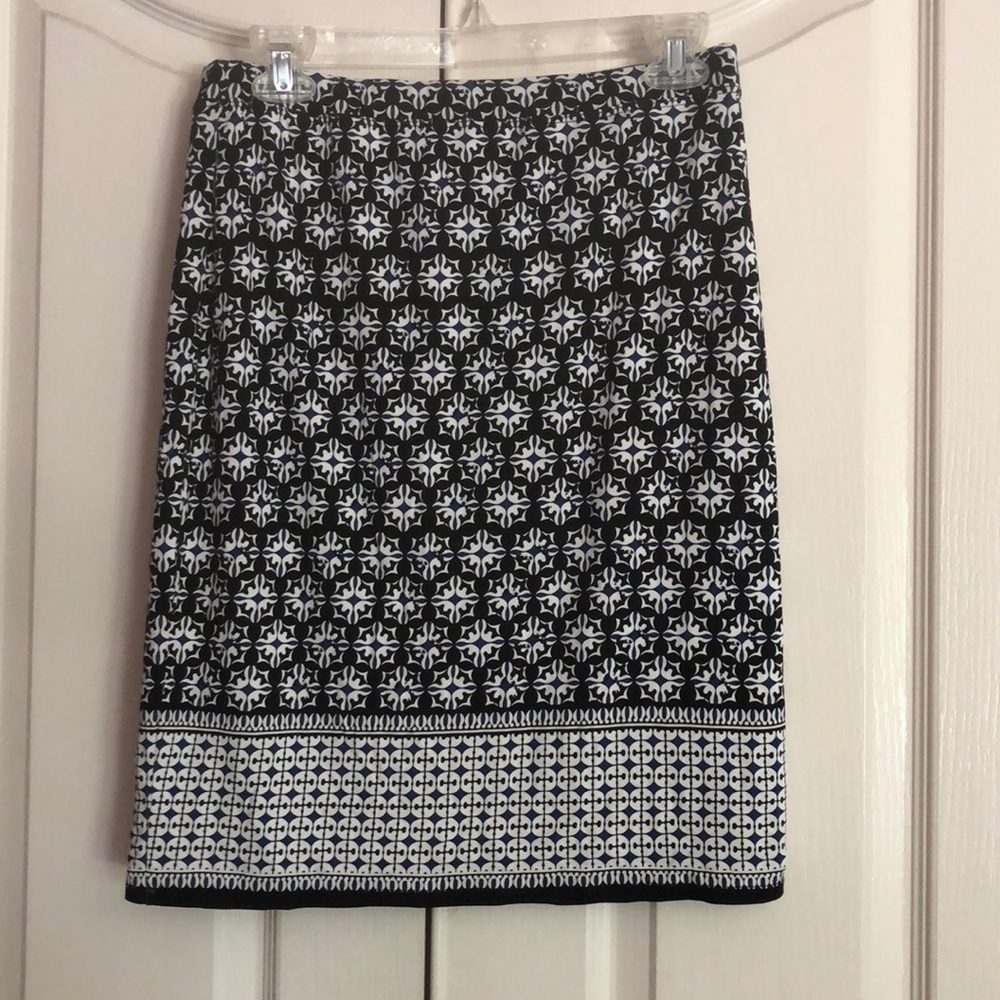 Max Studio black printed skirt